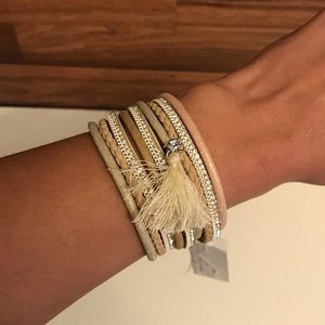 ✅ Bracelet (snap closing)